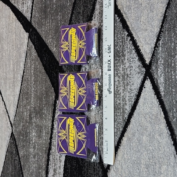 SPEEDWAY MOTORS BEVERAGE CAN COOLER KOOZIE SET-OF-3 & HAND TOWEL PRICE FIRM - Picture 2 of 9